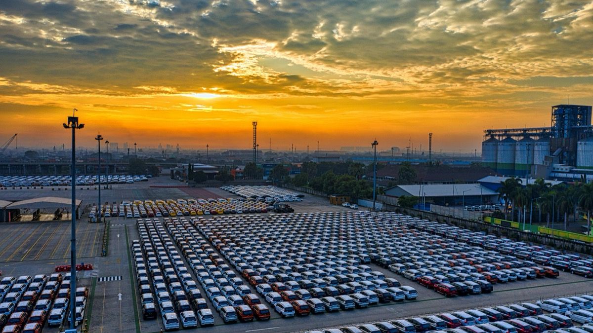 Vehicle and car import to Kenya with shipping, customs clearance and registration support.